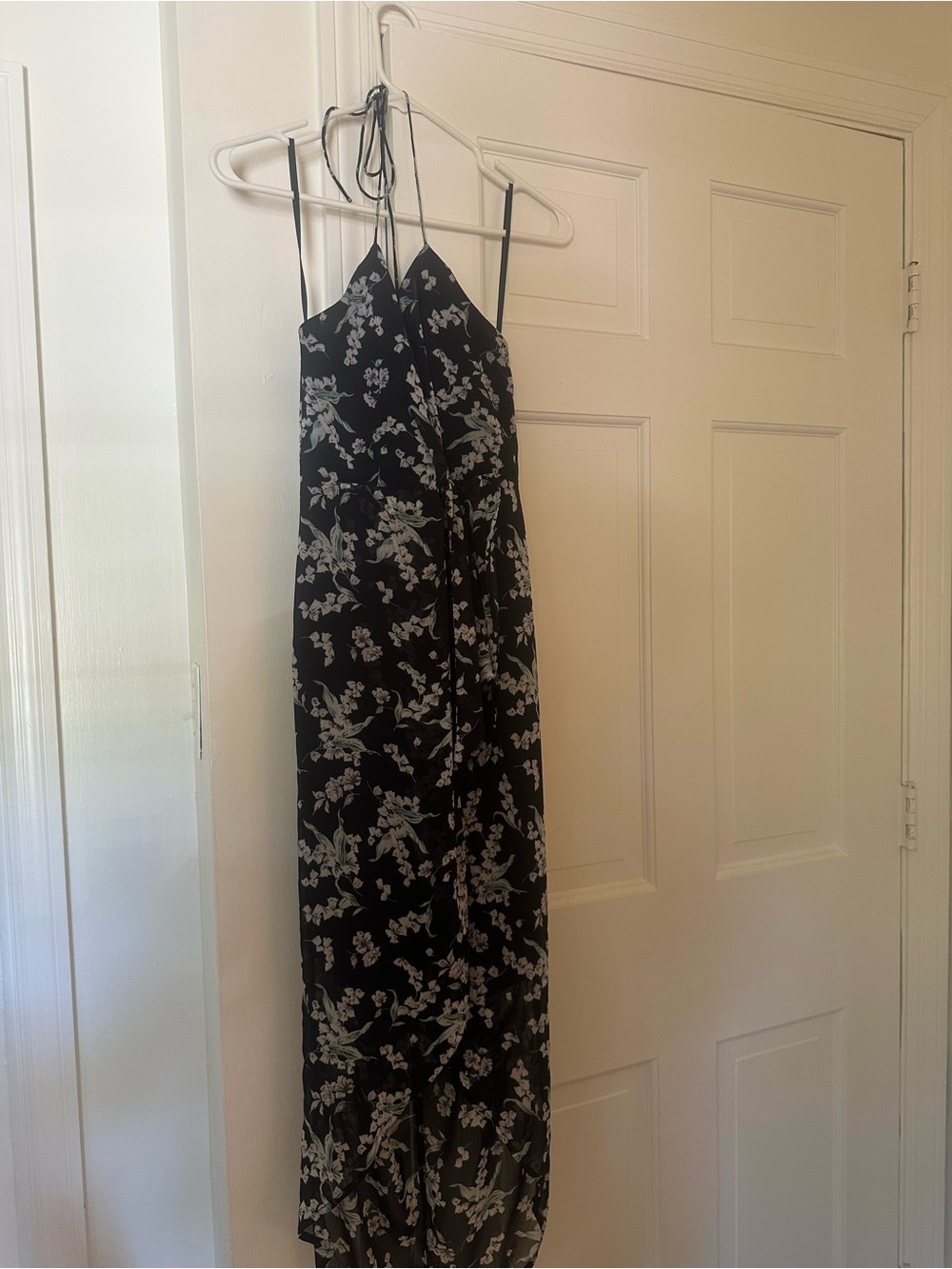 Navy Floral Midi Dress with Deep V Keyhole - Picture 4 of 4